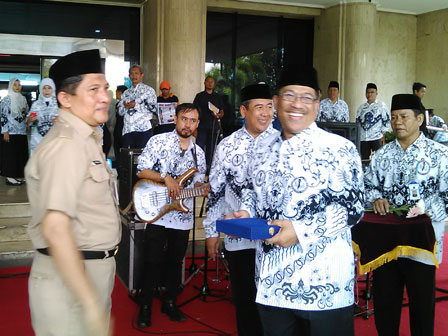 Pencarian PGRI Bukittinggi - Persatuan Guru Republik Indonesia Cabang Bukittinggi